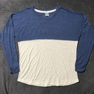 Nassau Bahamas blue and white long sleeve t-shirt women’s medium oversized loose